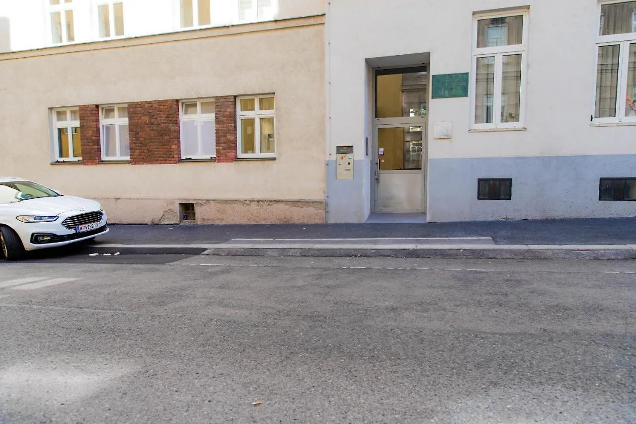Garden Apartment Near Haydnpark Vienna